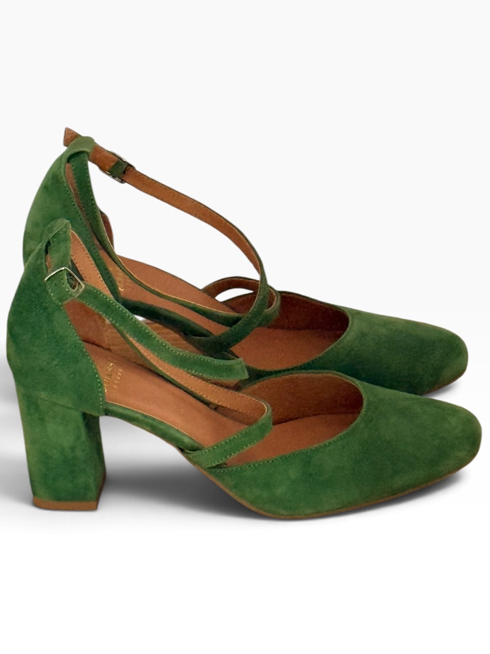 NWOT! Embassy London Green Suede Pumps Size 8